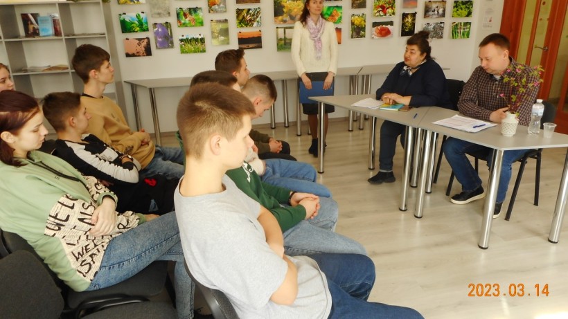 На малюнку зображено учасників заходу