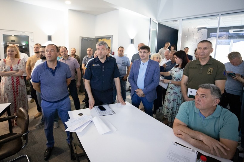 на фото учасники заходу