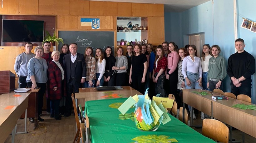 На малюнку зображені учасники заходу