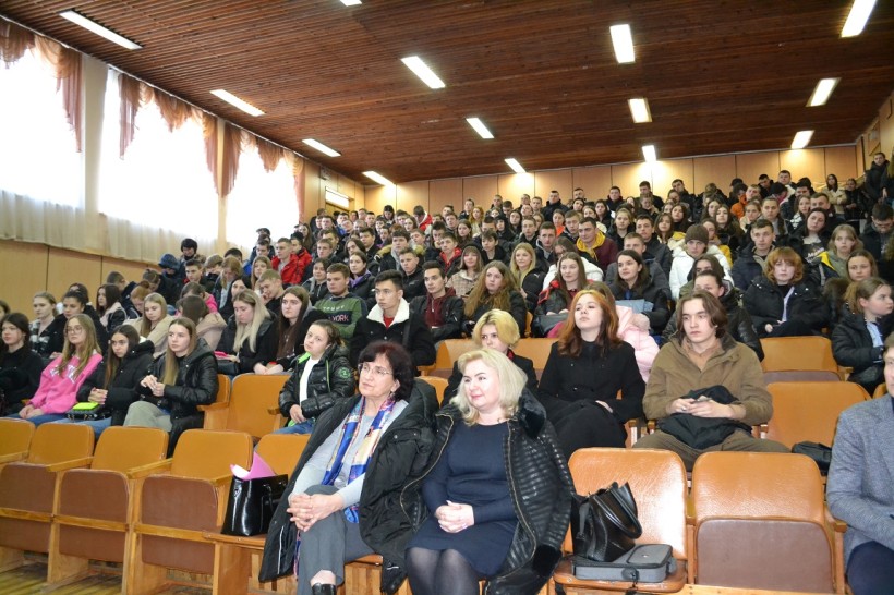 На фото зображені учасники заходу