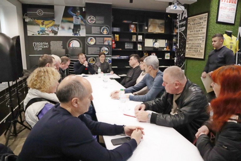На малюнку зображені учасники заходу