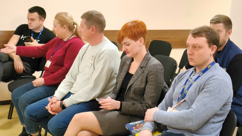 На малюнку зображені учасники заходу