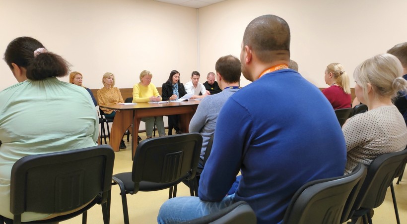 На малюнку зображені учасники заходу