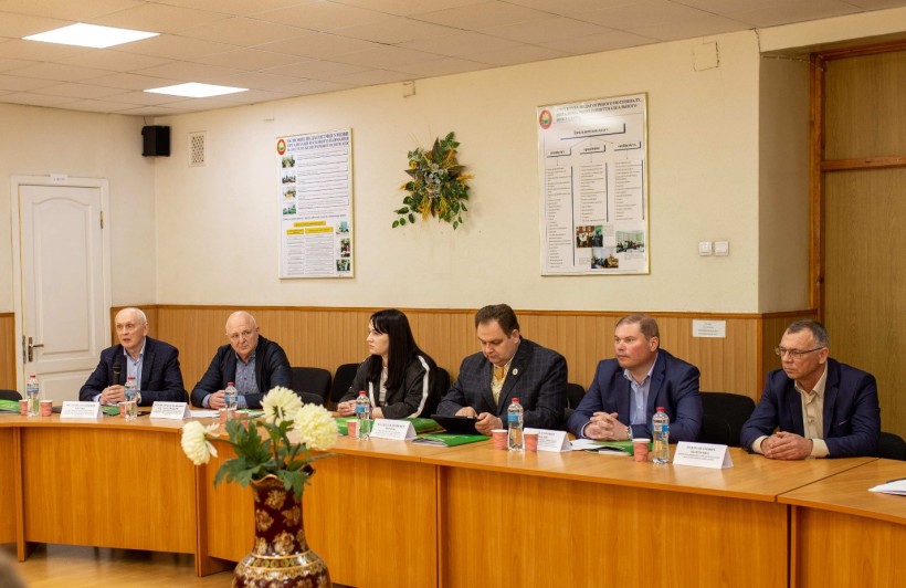 на малюнку - учасники заходу