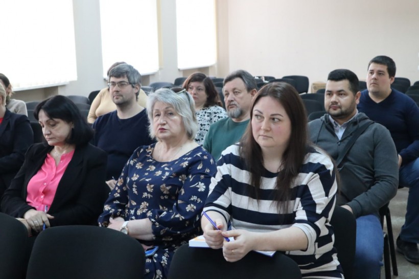 на малюнку зображені учасники заходу