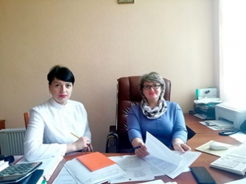 На фотографії зображені фахівці Держпродспоживслужби