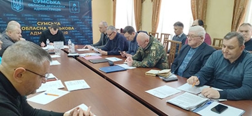 На фотографії зображені учасники заходу