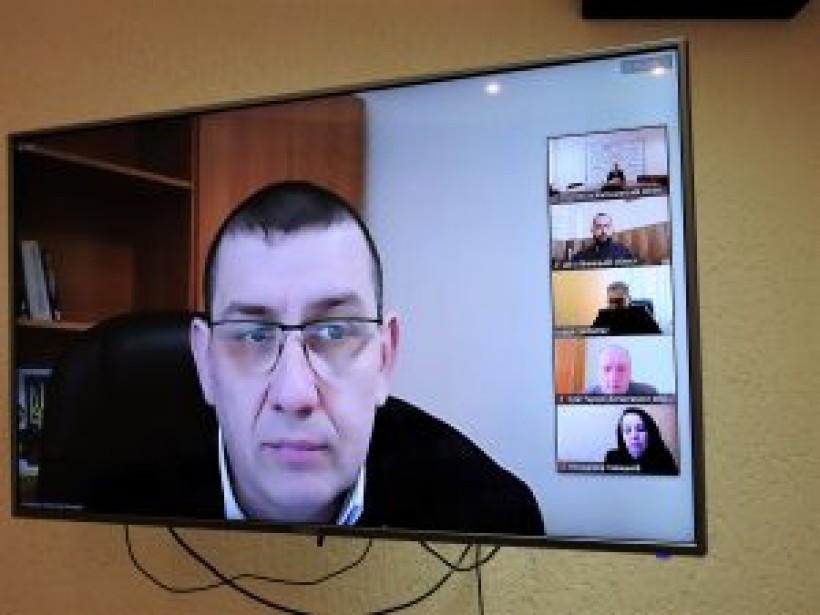 На фотографії зображені учасники заходу