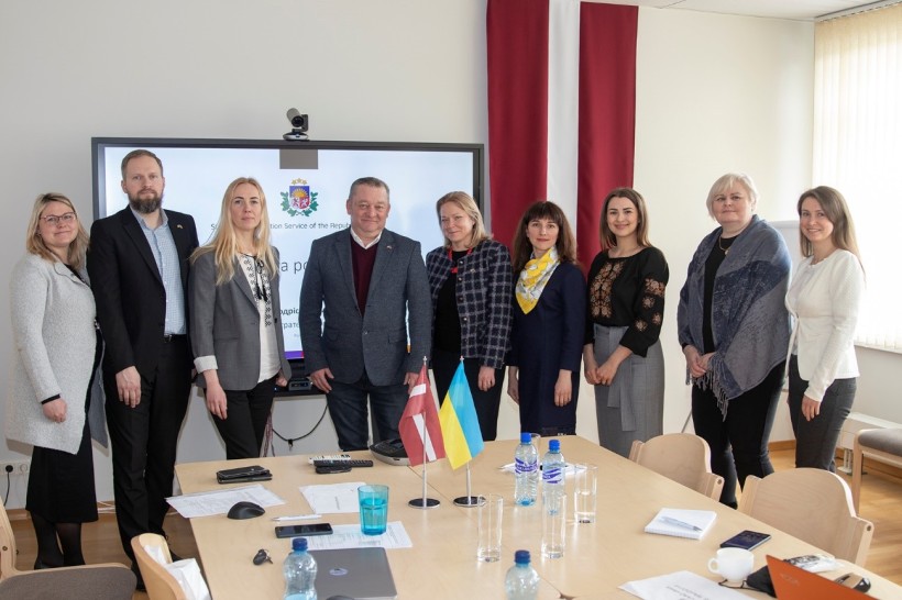 На малюнку зображені учасники заходу