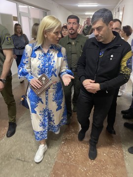 на малюнку - чоловік і жінка