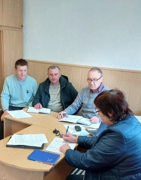 На малюнку зображені учасники заходу