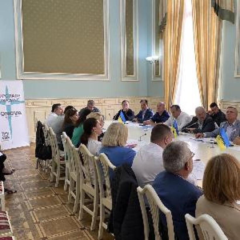 на фото учасники заходу