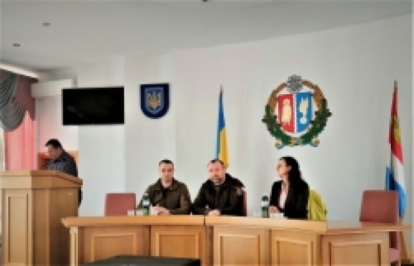 На малюнку зображені учасники заходу
