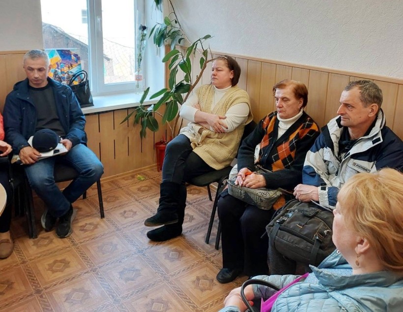 На малюнку зображені учасники заходу