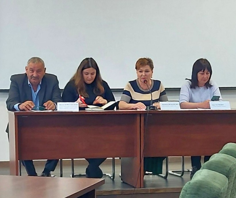 на малюнку - учасники заходів
